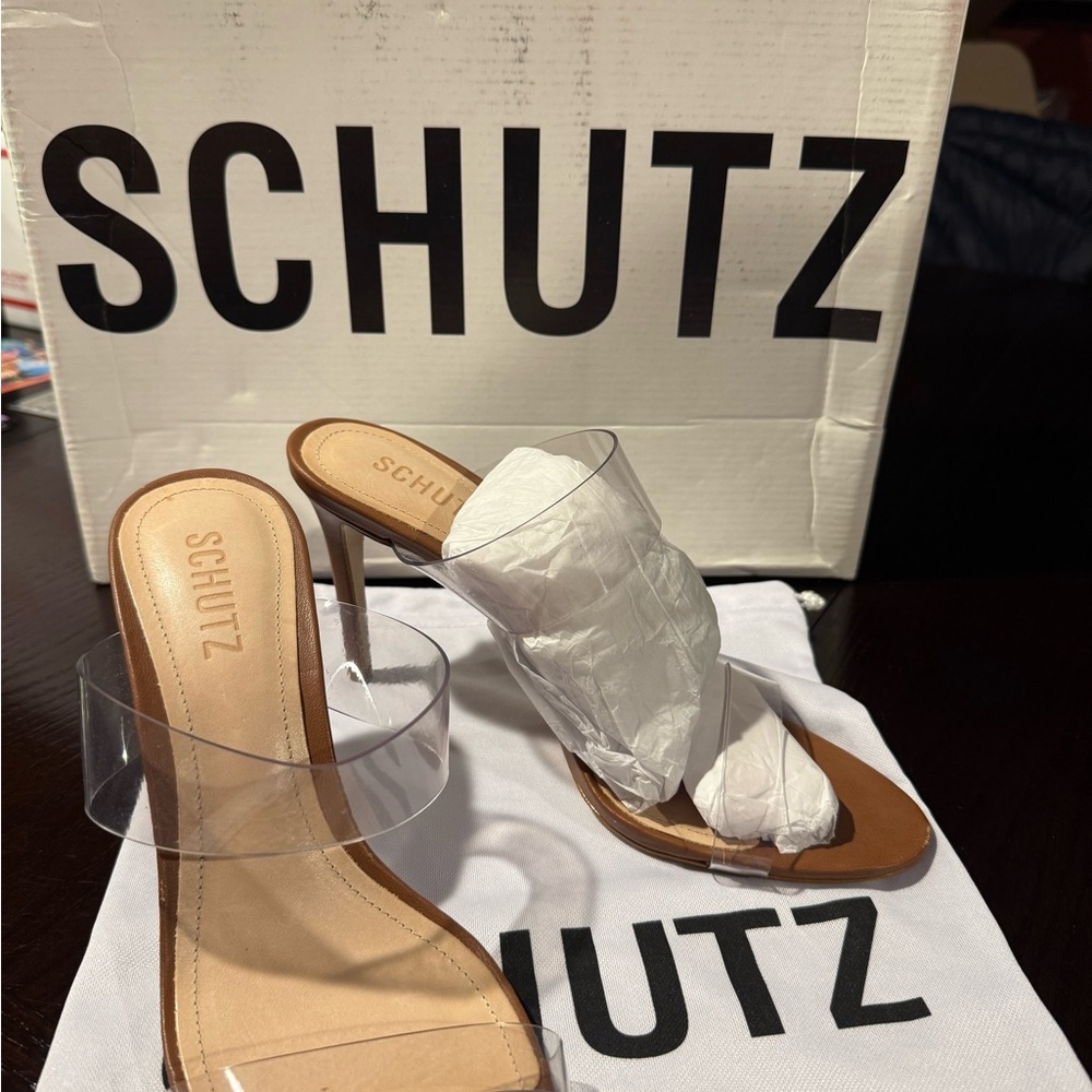 SCHUTZ Tan Heels with Elegant Design